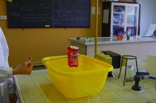 Implosione di una lattina